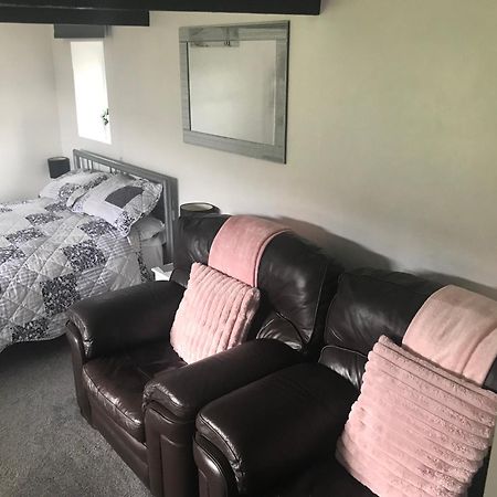 Robyns Nest, Self Catering Cottage Welshpool Bagian luar foto