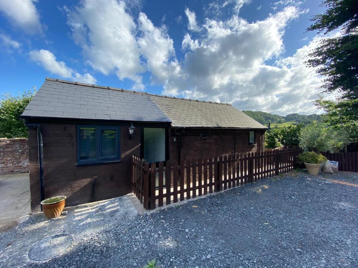 Robyns Nest, Self Catering Cottage Welshpool Bagian luar foto