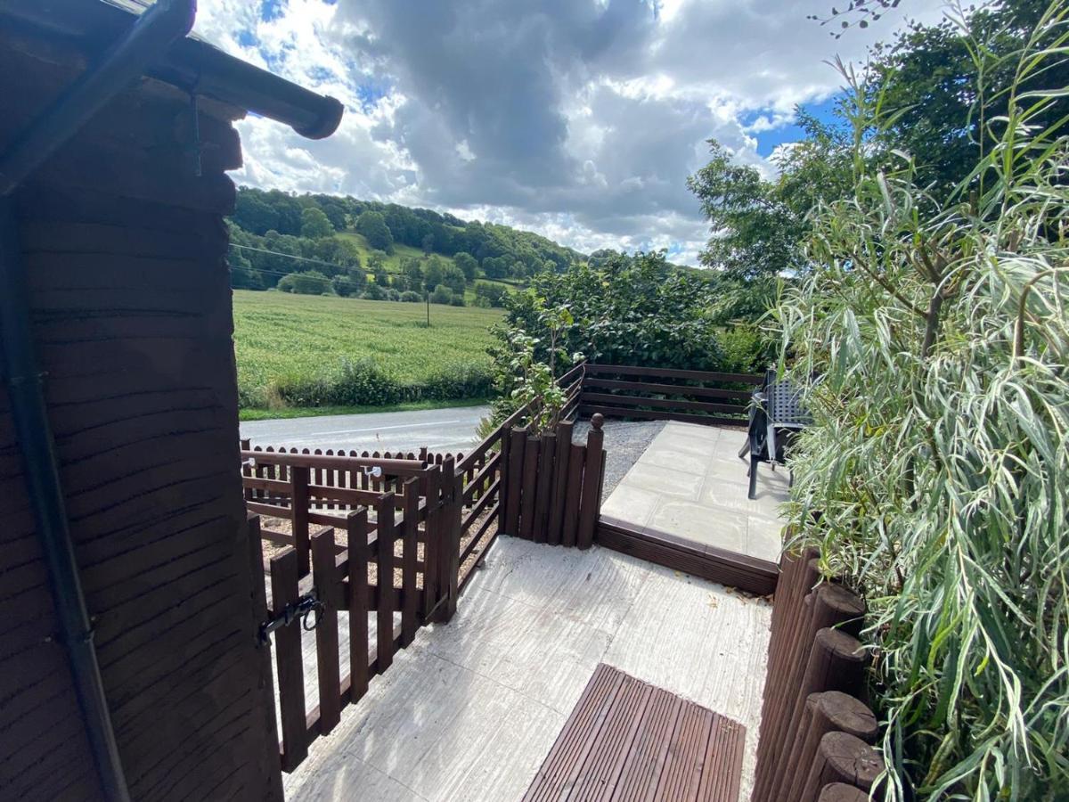 Robyns Nest, Self Catering Cottage Welshpool Bagian luar foto