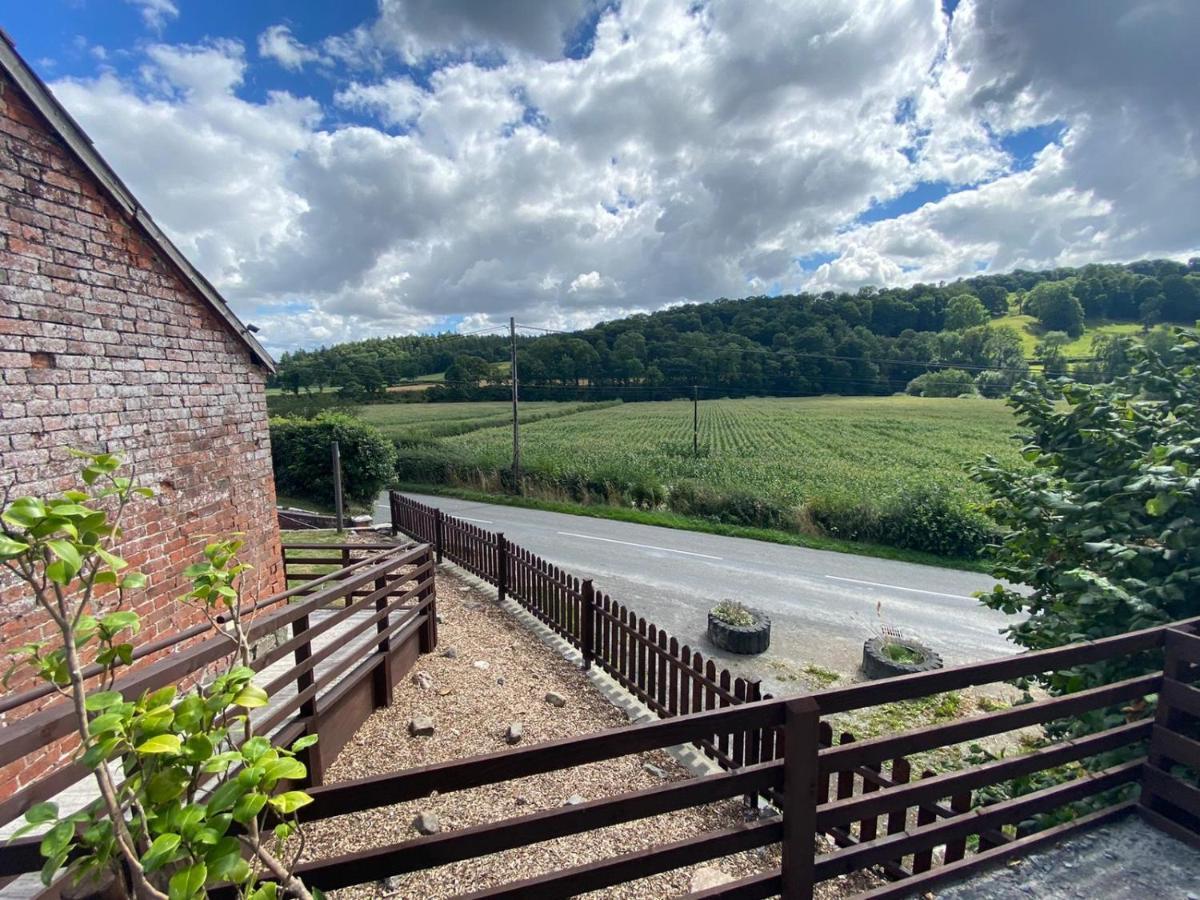 Robyns Nest, Self Catering Cottage Welshpool Bagian luar foto